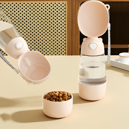 Gourdes pour chien beige avec bol à croquettes séparé et eau versée dans l'abreuvoir intégré.